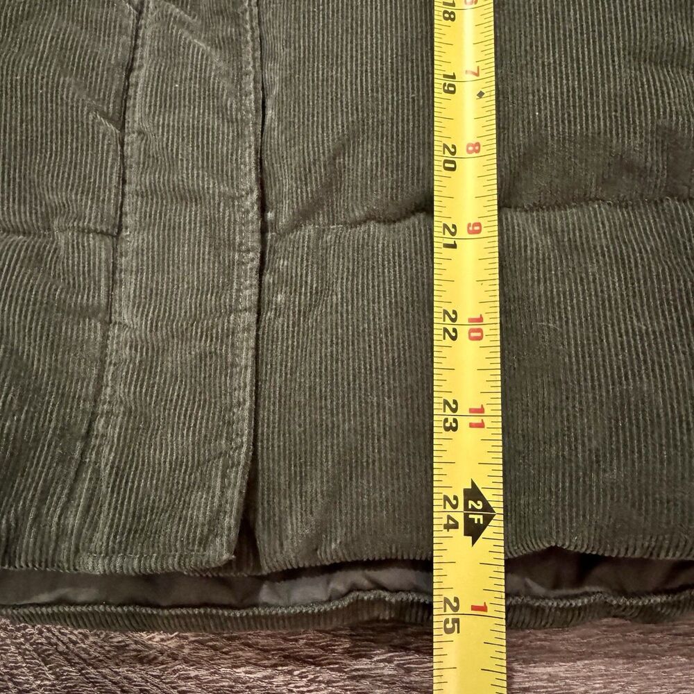 The North Face Kids Puffer Jacket in Green with Fur Hood - Picture 9 of 15